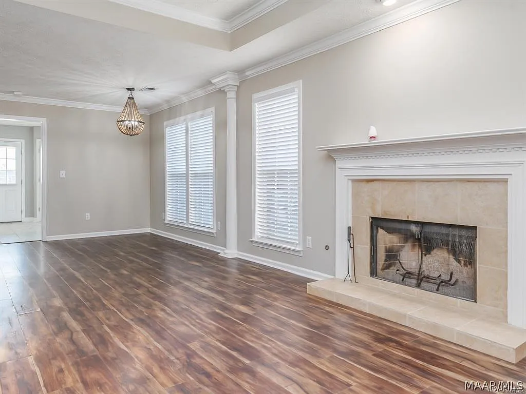 3 bed, 2.0 bath, 1353 sqft, $1,700 — Photo 3