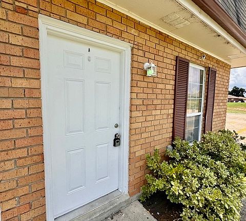 2nd image of 3333 Golden Dr APT A
