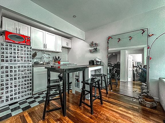 3rd image of 126 Rivington St #5G