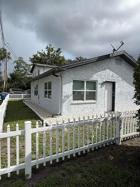 2 bed, 1.0 bath, 750 sqft, $1,800 — Photo 3