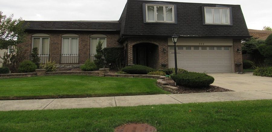 1st image of 928 E 194th St