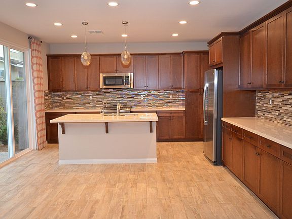 3rd image of 1005 Sea Glass Way