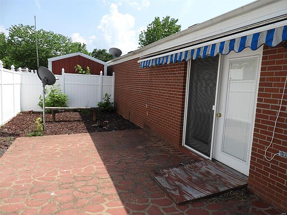 4th image of 1121 N Desloge Dr