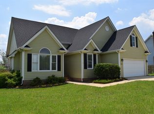 1300 Trotter Bluffs Dr, Holly Springs, NC 27540