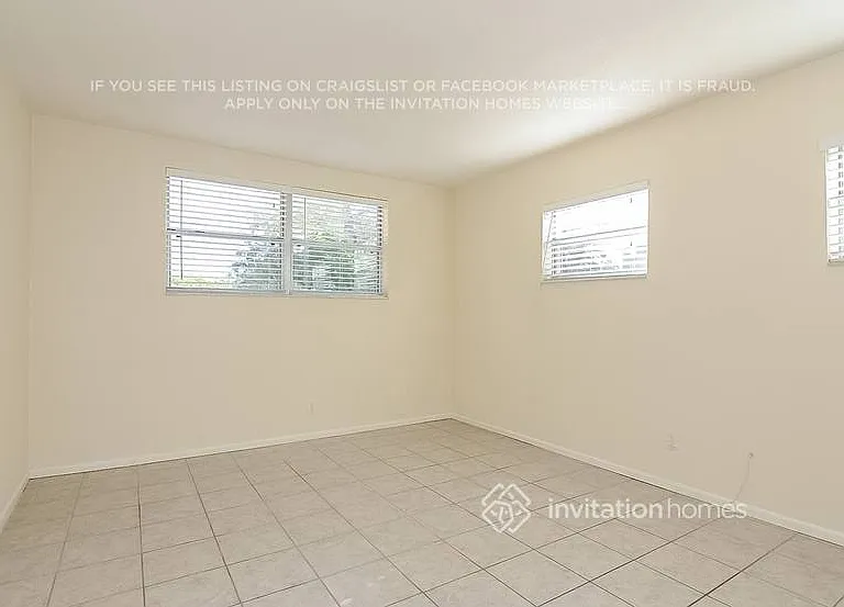 2160 Riviera Dr — Photo 13