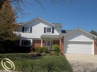 24921 Sarah Flynn Dr, Novi, MI 48374