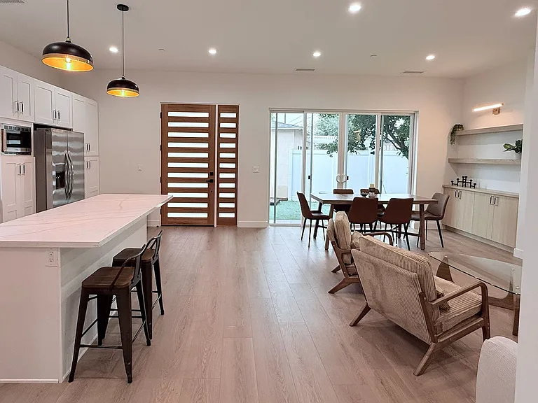 5725 Bertrand Ave #1/2 — Photo 10
