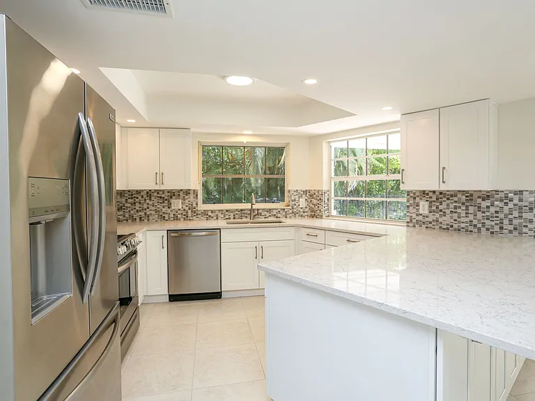 2901 Crayton Rd — Photo 4