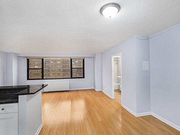 5th image of 201 Saint Pauls Ave APT 11L