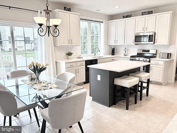 3rd image of 8955 Birch Bay Cir
