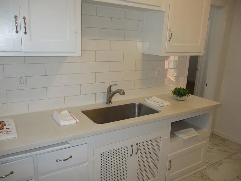 1101 Mound Ave #9 — Photo 5