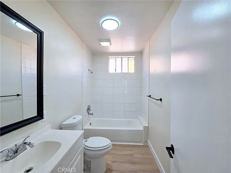 5552 Lewis Ave #M — Photo 8