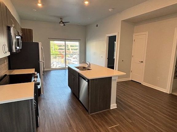 3rd image of 728 E Brookhaven Cir #206