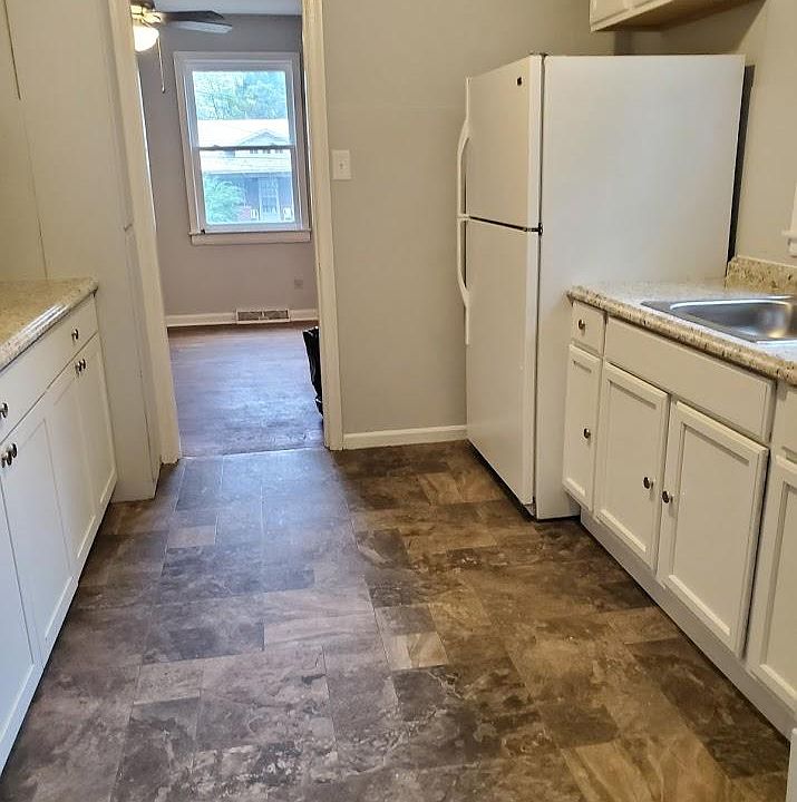 1st image of 1209 Nelwood Dr