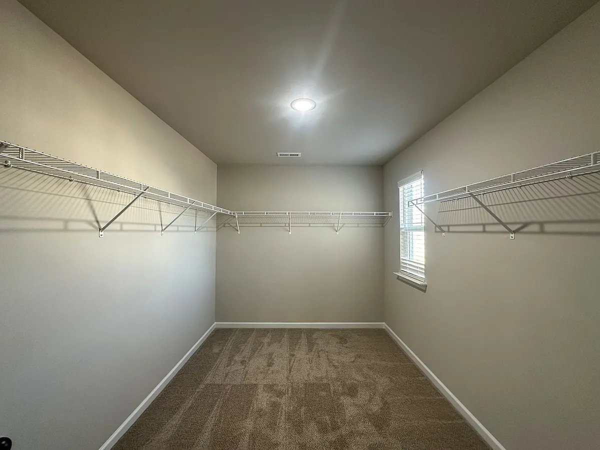 Building Photo - 9050 Stoney Waters Ct