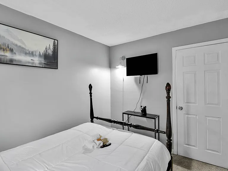 5626 Pine Gate Dr — Photo 17