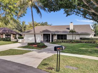 772 Juniper Pl, Wellington, FL 33414