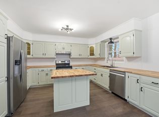 18377 Pleasant View Dr, Weston, MO 64098