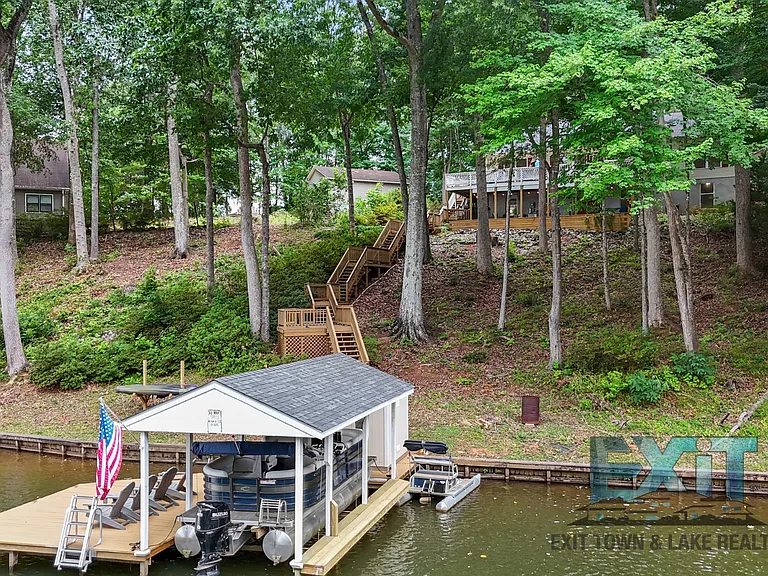 255 Sandy Ln — Photo 5