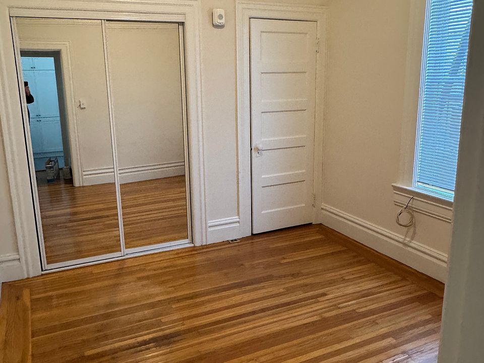 2nd image of 2000 Vallejo St #3