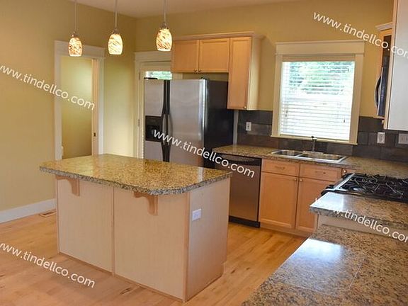 4th image of 5211 SW Shattuck Rd
