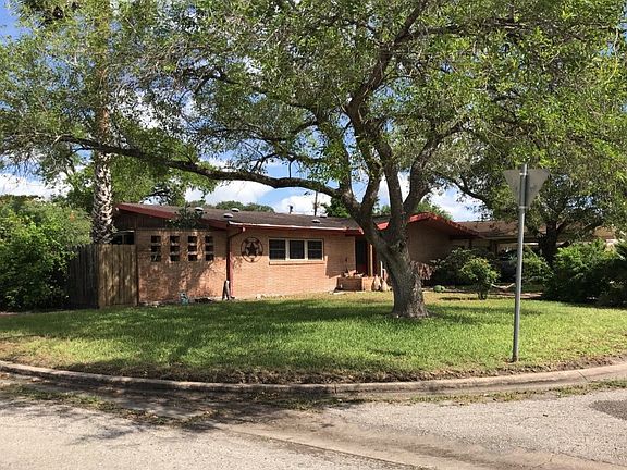 2nd image of 1512 Santa Cecilia Dr