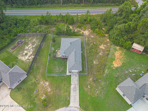 3rd image of 28 Marlin Ln
