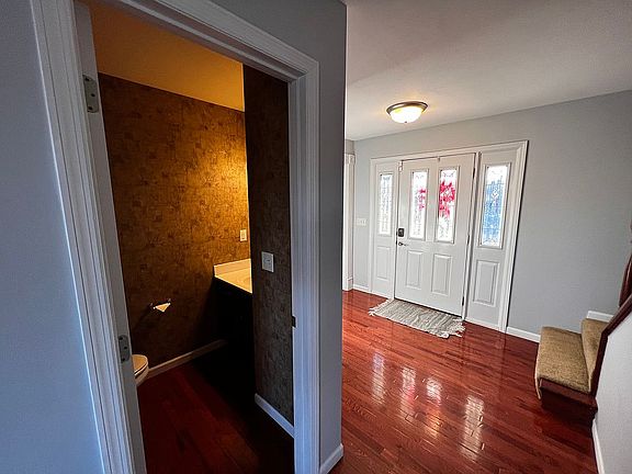 3rd image of 6832 Brandywine Ct