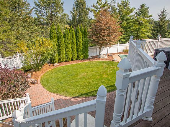 5th image of 4755 Hawk Hollow Dr E