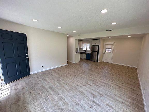 5th image of 275 Lofas Pl