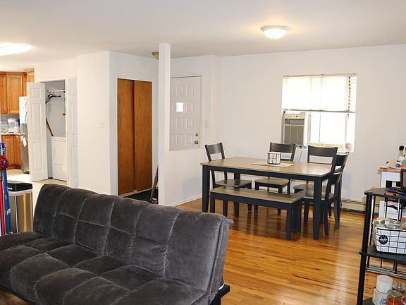 4th image of 649 E Beech St #1