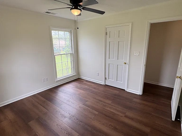 1844 Ford St — Photo 13