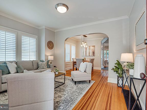 4th image of 2508 Terrett Ave