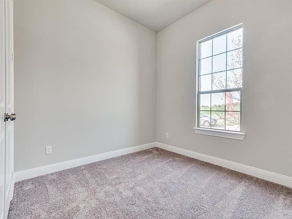 3rd image of 12708 Royal Oaks Ln