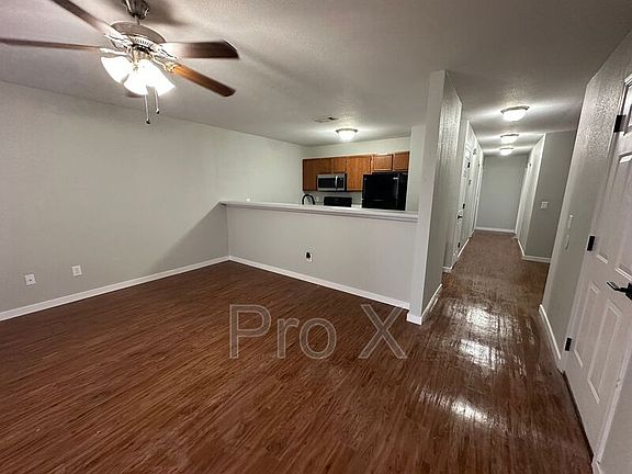 4th image of 3302 SW Victoria Pl #2