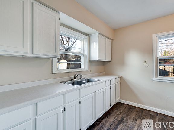 4th image of 1475 Larpenteur Ave W #3