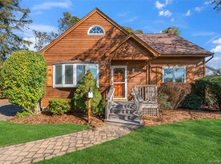 163 Academy St, Bayport, NY 11705