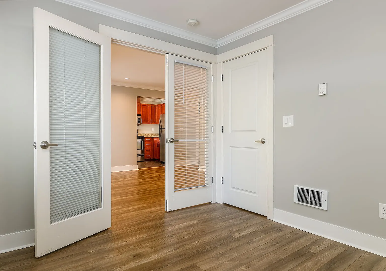 Beautiful Condo-Quality 2bedroom, In The Heart Of Ballard! Top Floor, Amazing Views With Private ... — Photo 3
