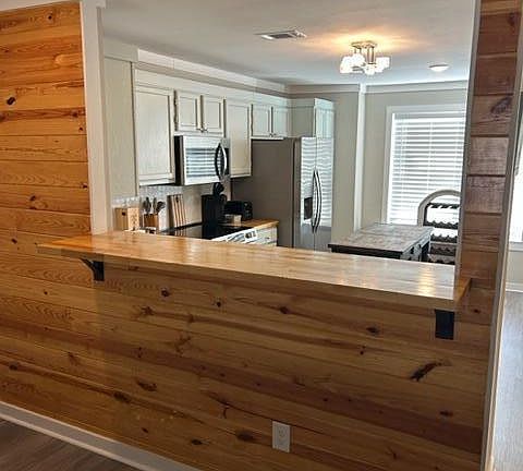 3rd image of 741 Lakeview Rdg APT 902