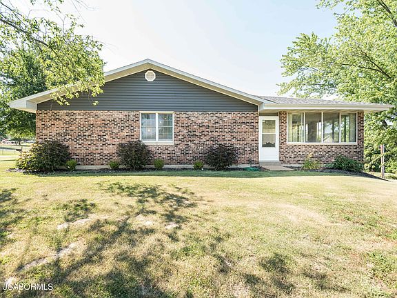 2nd image of 134 N Linnwood Dr