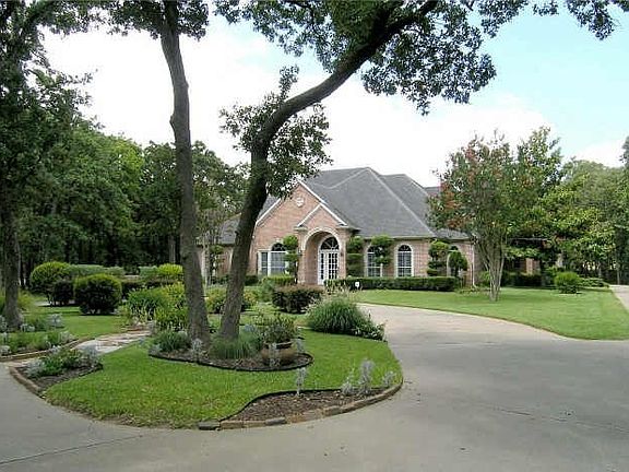 3rd image of 3406 Redstone Dr