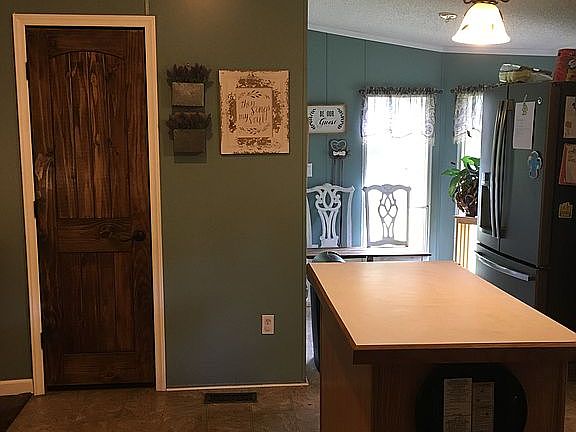5th image of 122 Dealwood Dr