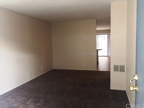 2nd image of 905 N Vineyard Ave APT B