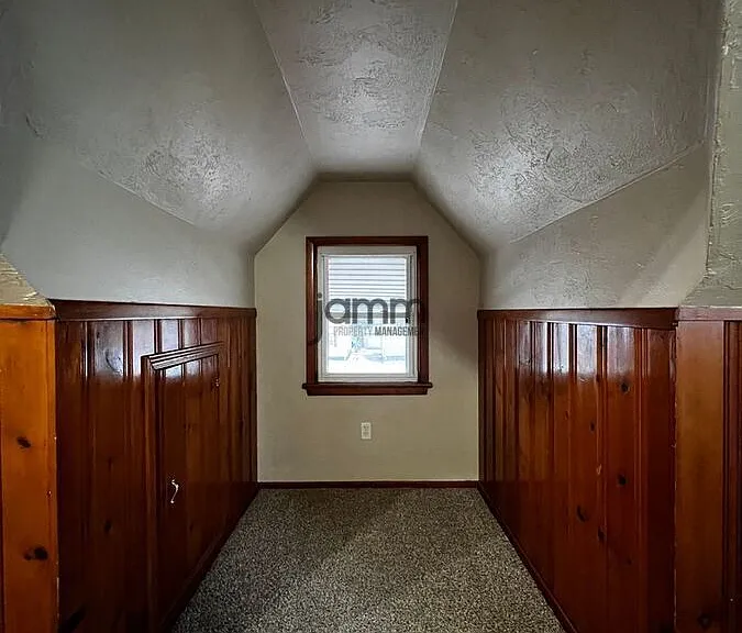 18713 Waterbury Ave — Photo 10