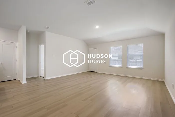 4 bed, 2.0 bath, 1788 sqft, $1,699 — Photo 2