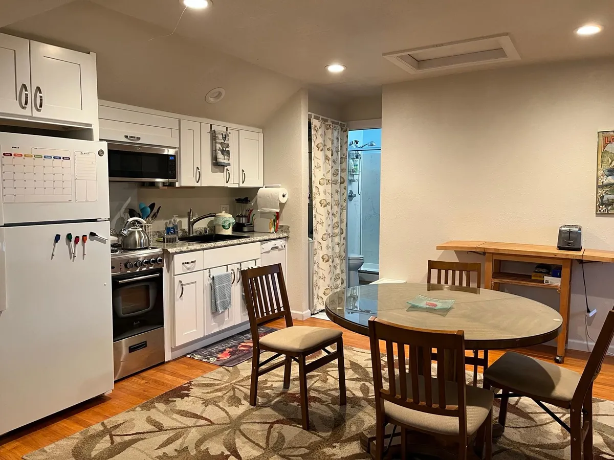 Kitchen and dining area. - 178 Calle Nogales