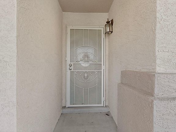 4th image of 10144 Calle Chulita NW