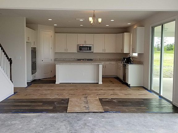 4th image of 60 Willow Lake Dr