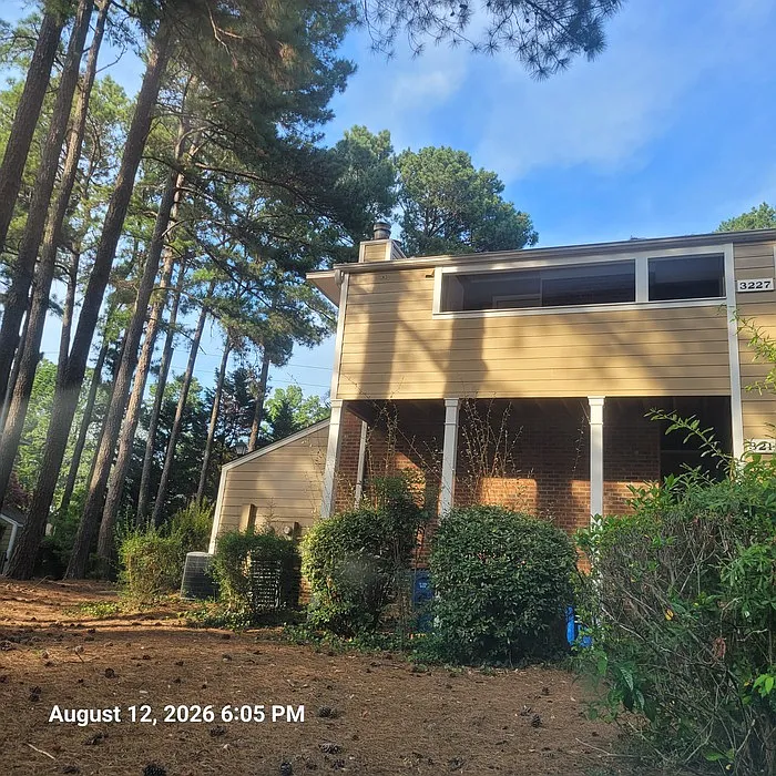 2 bed, 2.0 bath, 875 sqft, $1,595 — Photo 2
