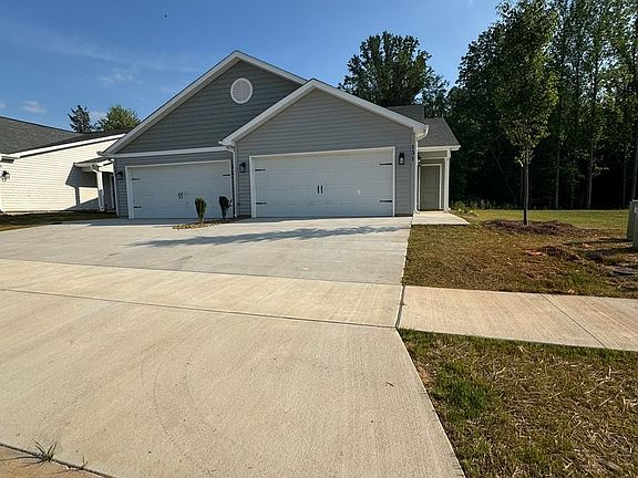 4th image of 136 Brawley Villas Pl
